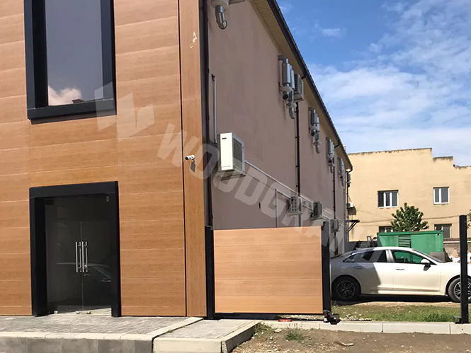 Глухой горизонтальный забор из ДПК